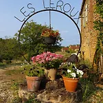 La Libellule And Le Papillon At Les Leroux, Near Semesterbostad Frayssinet-le-Gélat