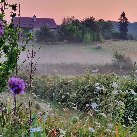 La Libellule And Le Papillon At Les Leroux, Near Casa vacanze
