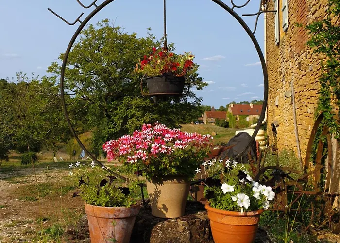 La Libellule And Le Papillon At Les Leroux, Near Casa vacanze Frayssinet-le-Gélat
