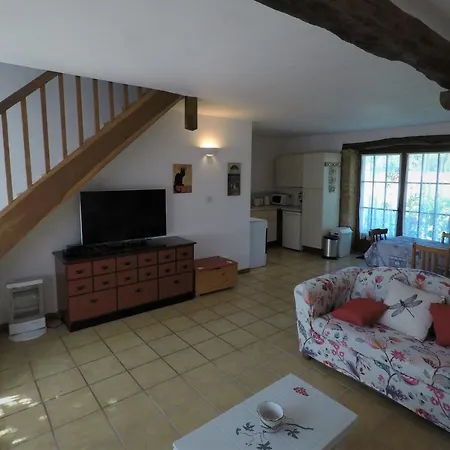 Holiday home La Libellule And Le Papillon At Les Leroux, Near Frayssinet-le-Gelat