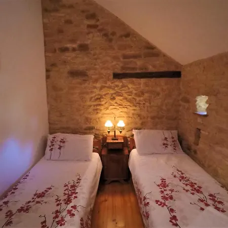 La Libellule And Le Papillon At Les Leroux, Near Dom wakacyjny *