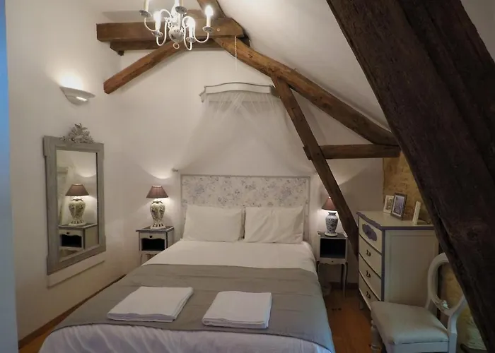 La Libellule And Le Papillon At Les Leroux, Near 別荘